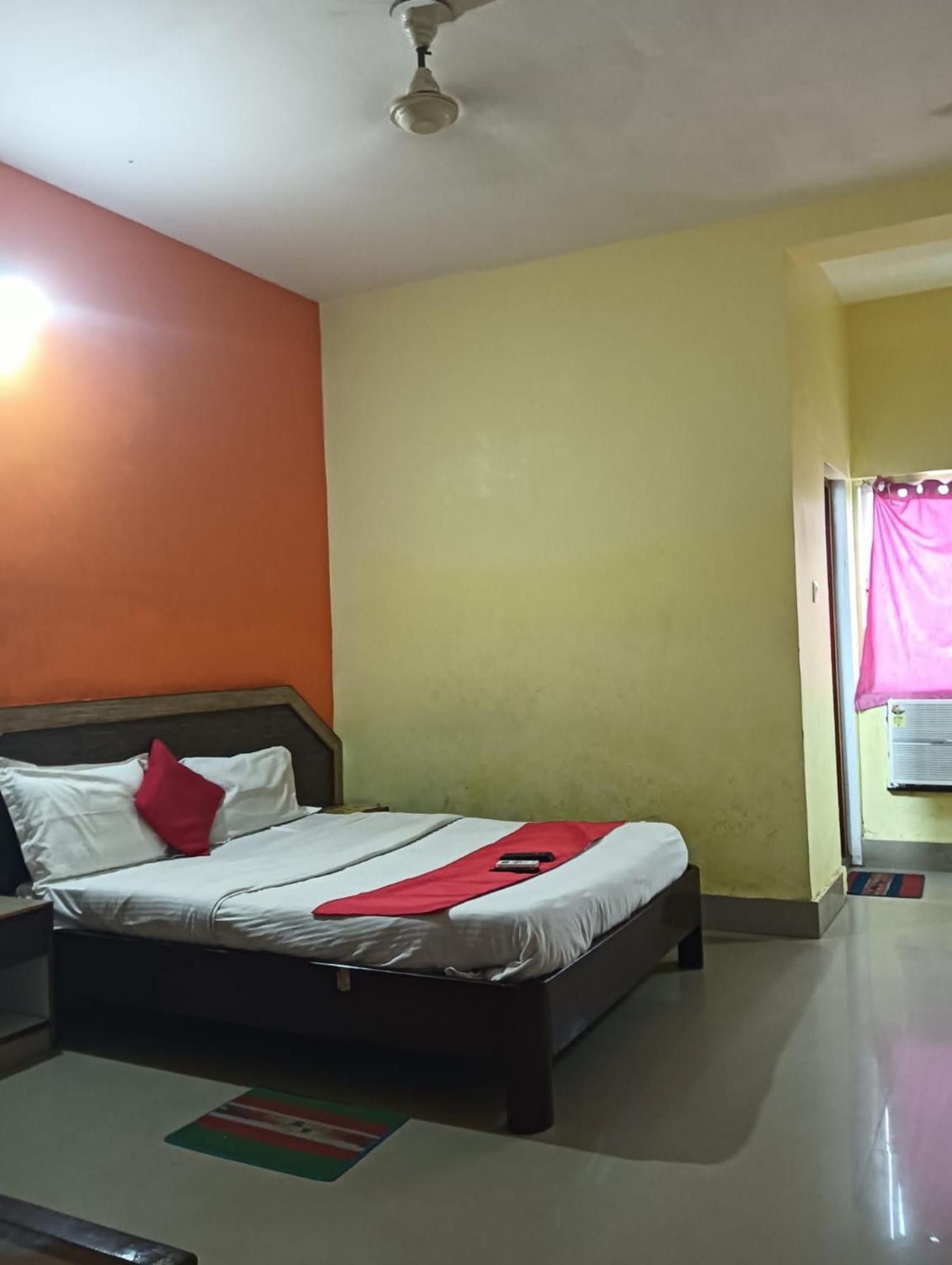 Hotel D2 Holiday Inn -Near Niladri Sea Beach - Puri - Official Verified Екстер'єр фото
