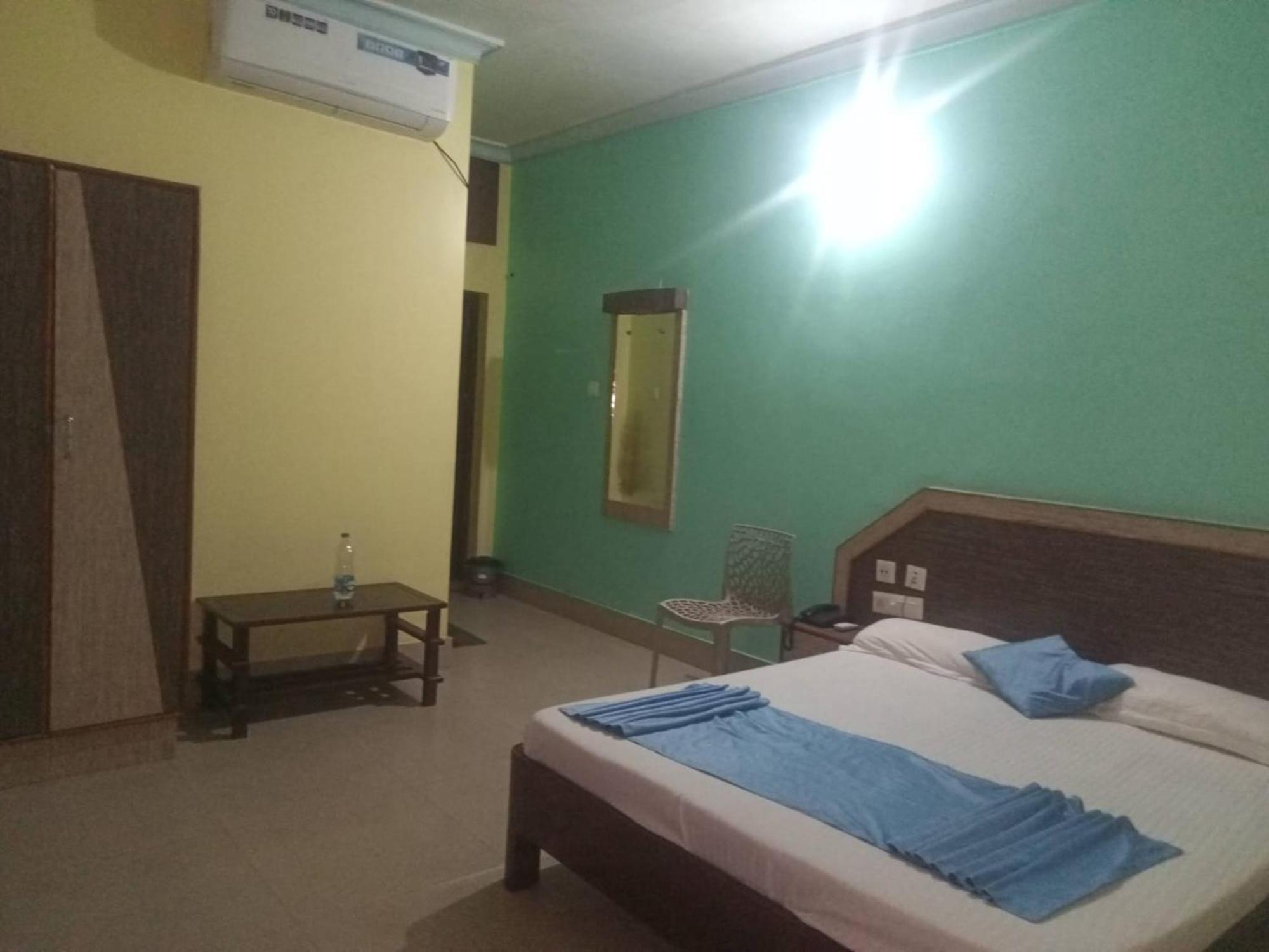 Hotel D2 Holiday Inn -Near Niladri Sea Beach - Puri - Official Verified Екстер'єр фото