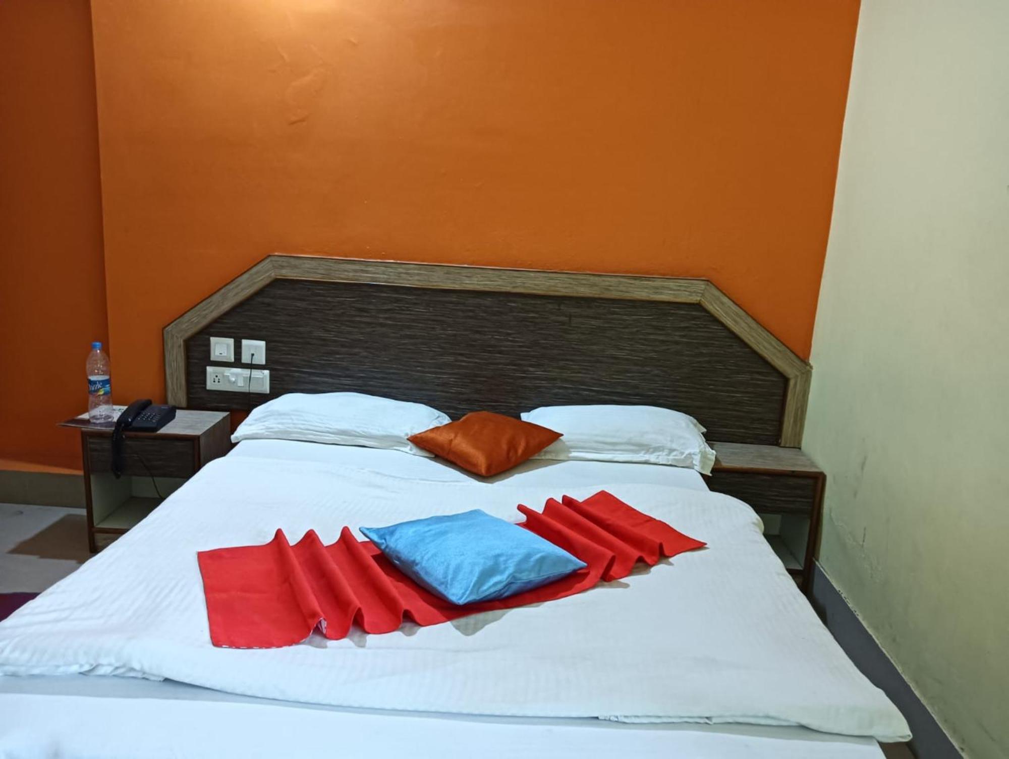 Hotel D2 Holiday Inn -Near Niladri Sea Beach - Puri - Official Verified Екстер'єр фото