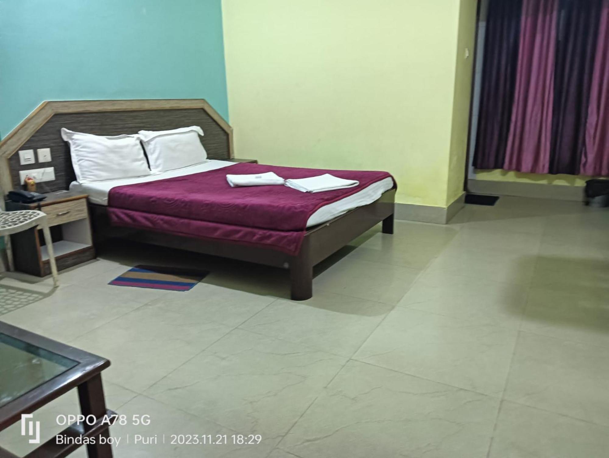 Hotel D2 Holiday Inn -Near Niladri Sea Beach - Puri - Official Verified Екстер'єр фото